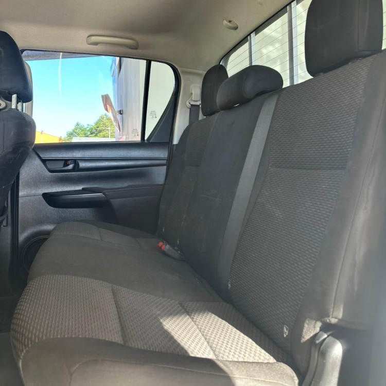 Toyota Hilux D/C 4X4 Dx Mec 2023 - foto 8