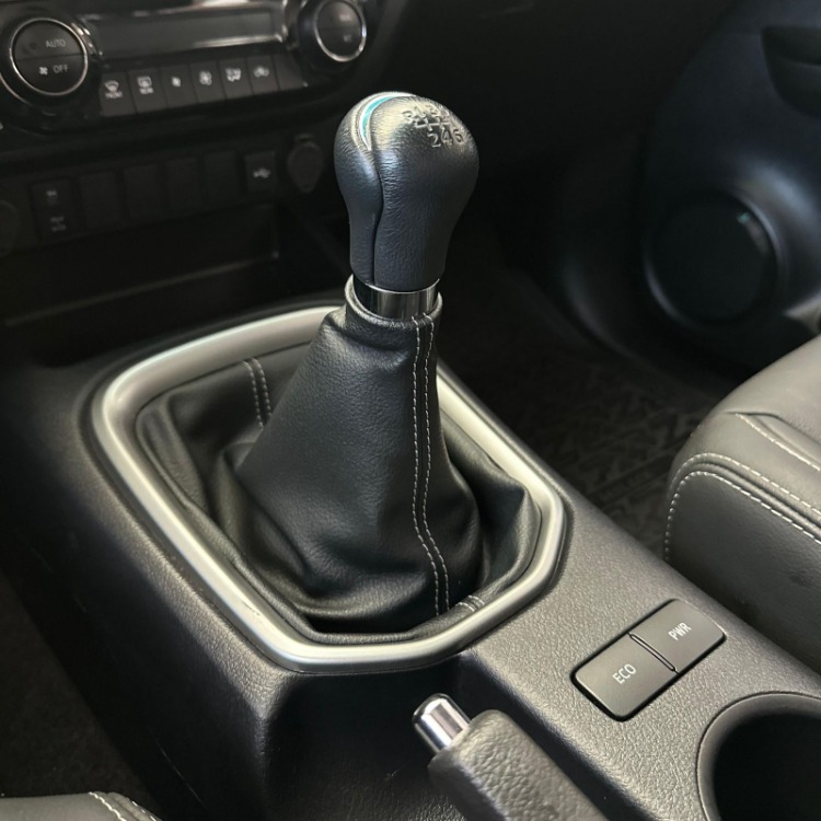 Toyota Hilux D/C 4X4 Srv Mec 2025 — foto 6