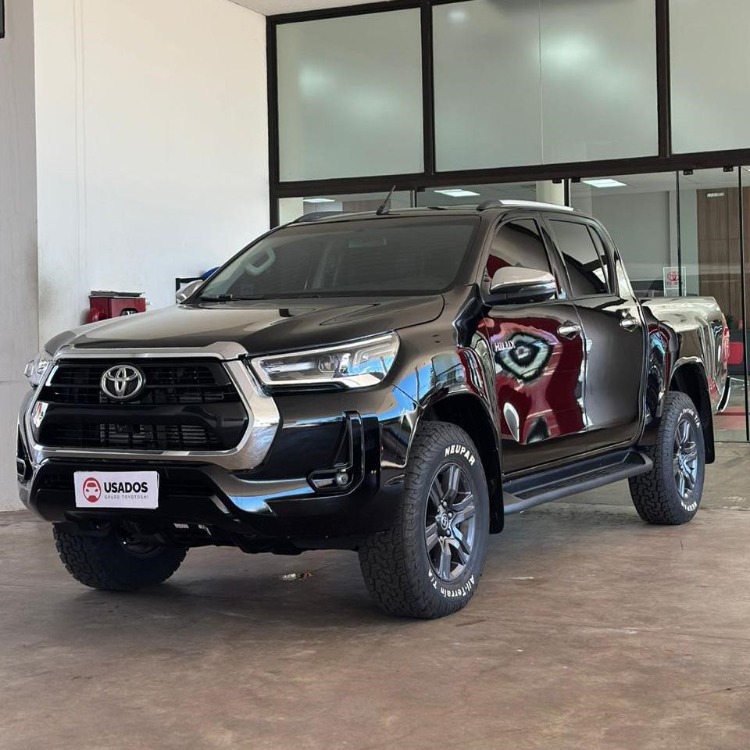 Toyota Hilux D/C 4X4 Srv Mec. 2023 - foto 2