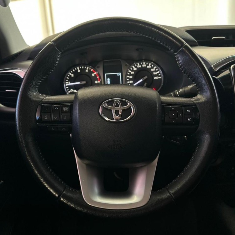 Toyota Hilux D/C 4X4 Srv Mec. 2023 — foto 5