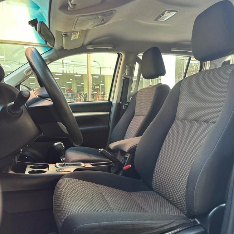 Toyota Hilux D/C 4X4 Sr Aut 2023 — foto 6