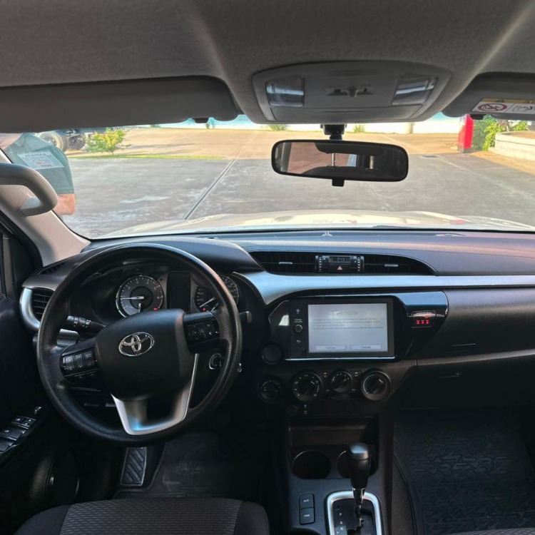 Toyota Hilux D/C 4X4 Sr Aut 2023 — foto 4