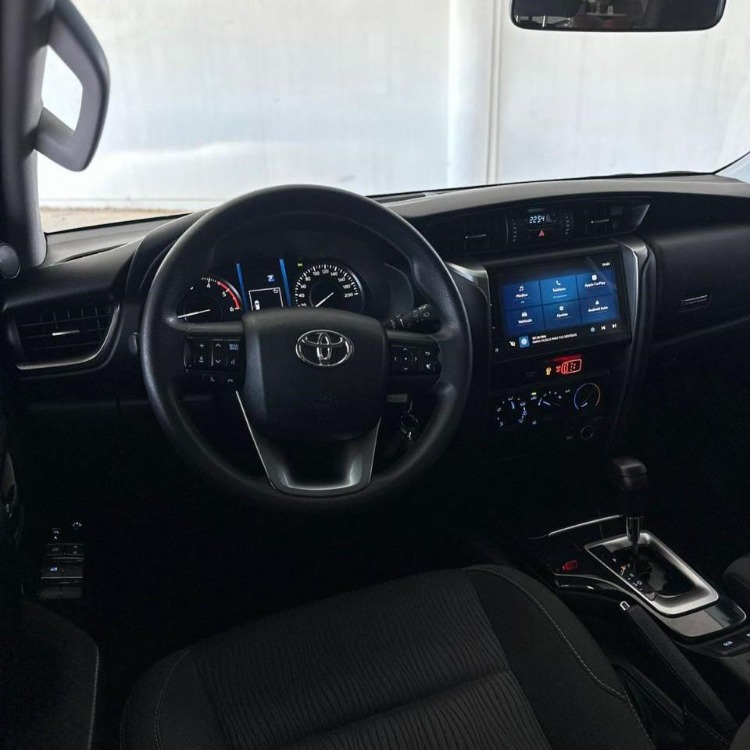 Toyota Fortuner 4X2 Sr Aut 2024 — foto 3