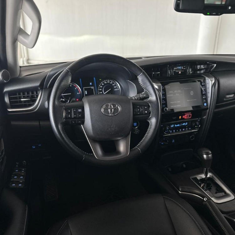 Toyota Fortuner Srv Aut 2023 — foto 4