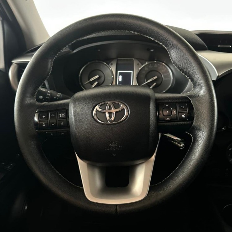 Toyota Hilux D/C 4X4 Sr. Aut 2024 — foto 6