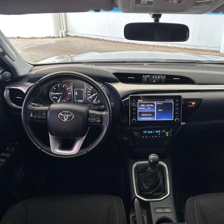 Toyota Hilux D/C 4X4 Srv Mec. 2023 — foto 4