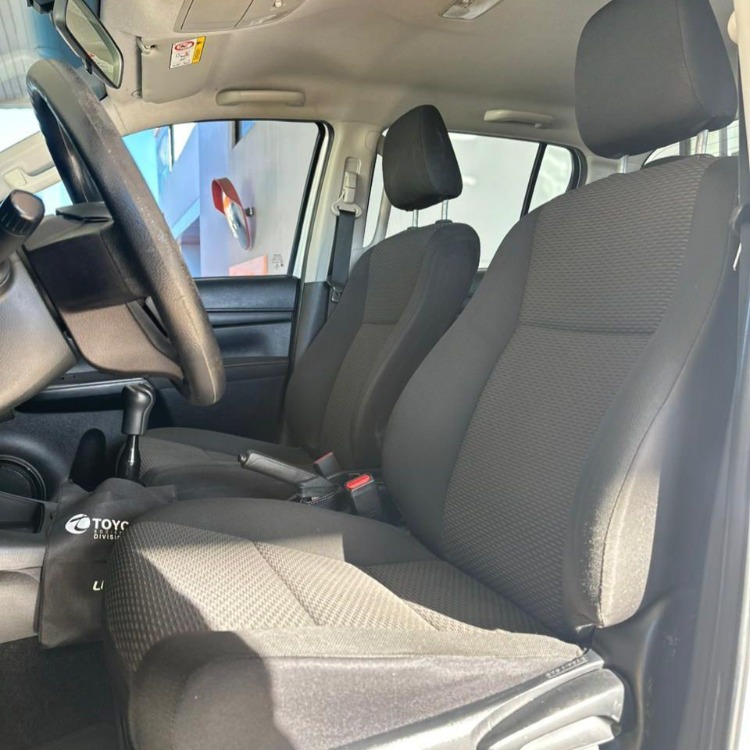 Toyota Hilux D/C 4X4 Dx Mec 2023 — foto 7