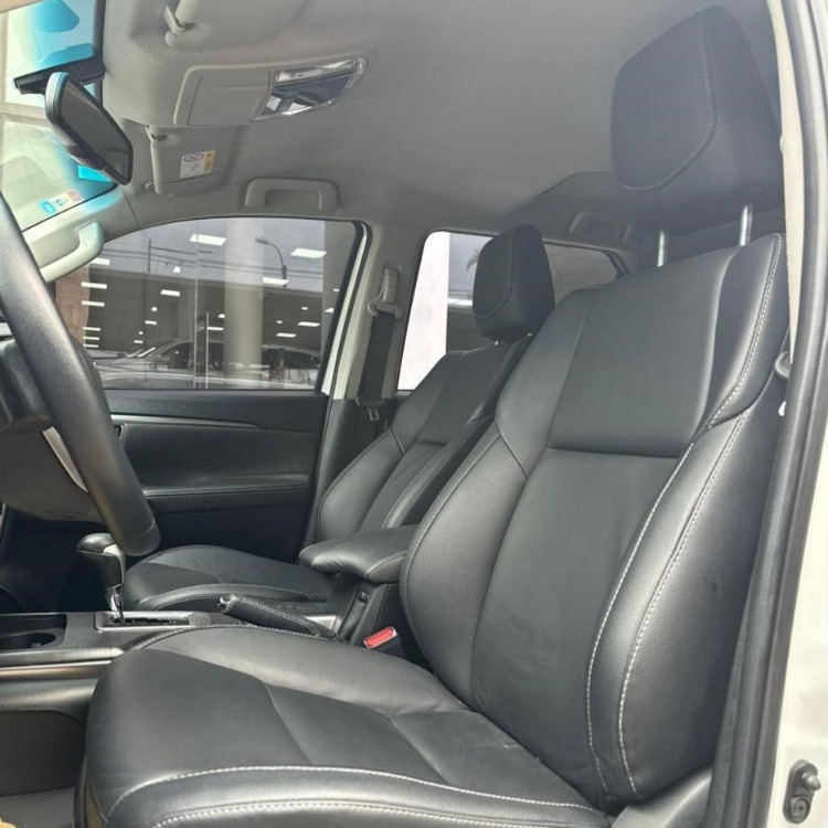 Toyota Fortuner Srv Aut 2023 — foto 6
