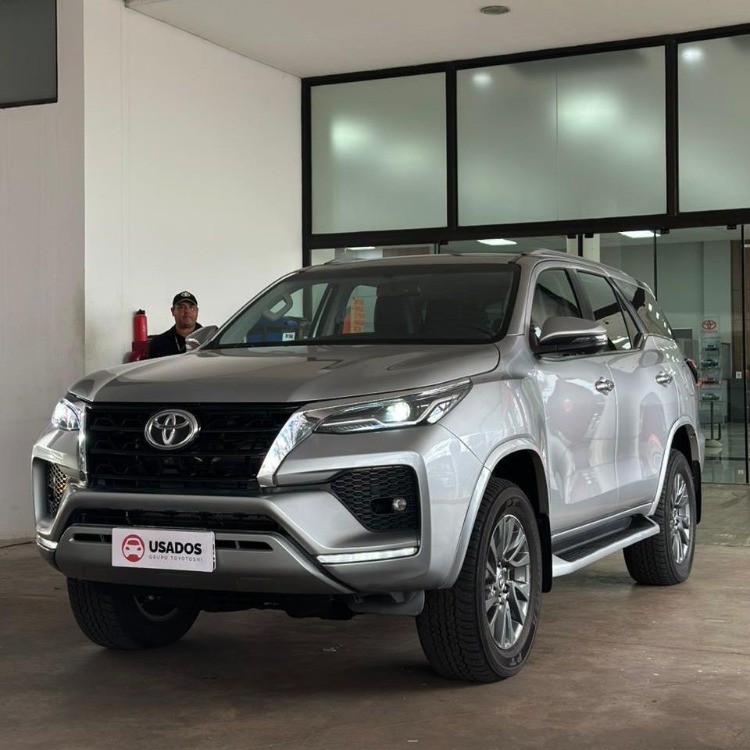 Toyota Fortuner Srv Aut 2023 — foto 3