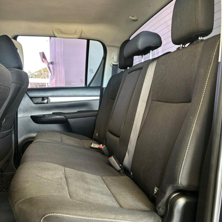 Toyota Hilux D/C 4X4 Srv Mec. 2023 — foto 7